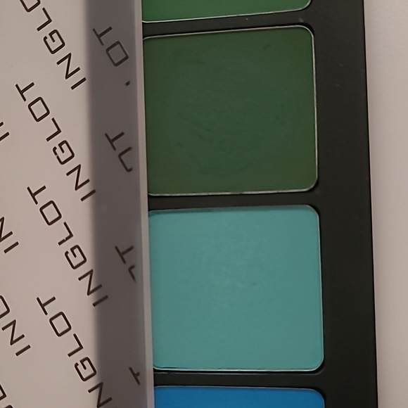 Inglot custom palette - Picture 3 of 4